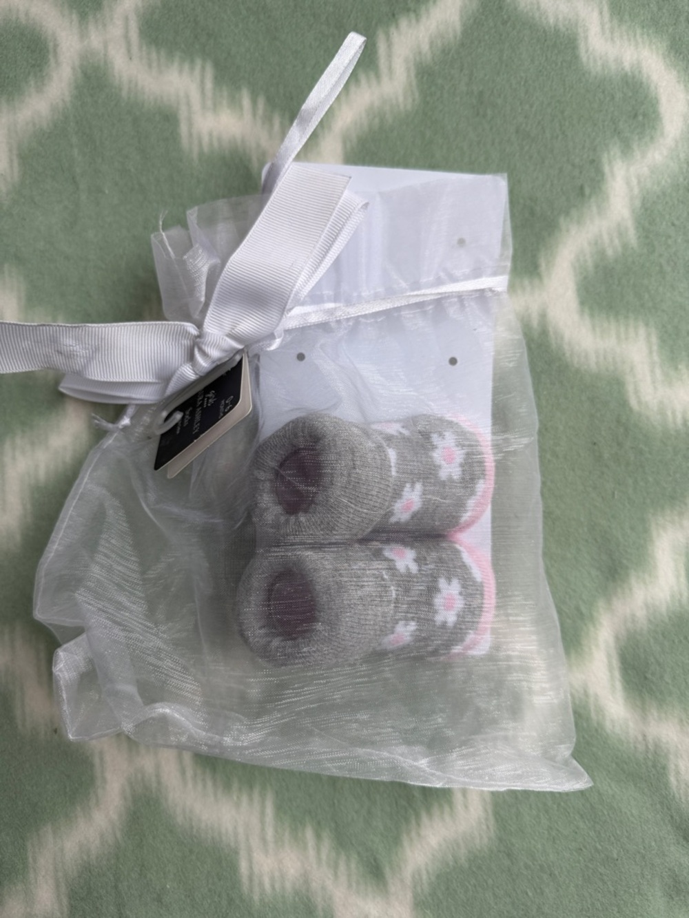 New One pair Laura Ashley Girls Socks in Gray and Pink 0-6 months